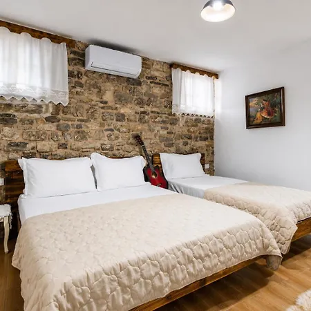 Kitarat Castle 3* Berat