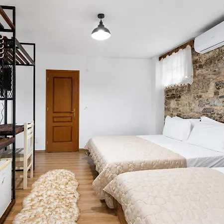 Kitarat Castle 3* Berat