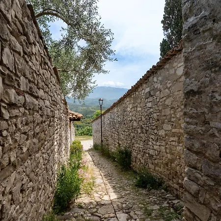 Kitarat Castle Gæstehus Berat